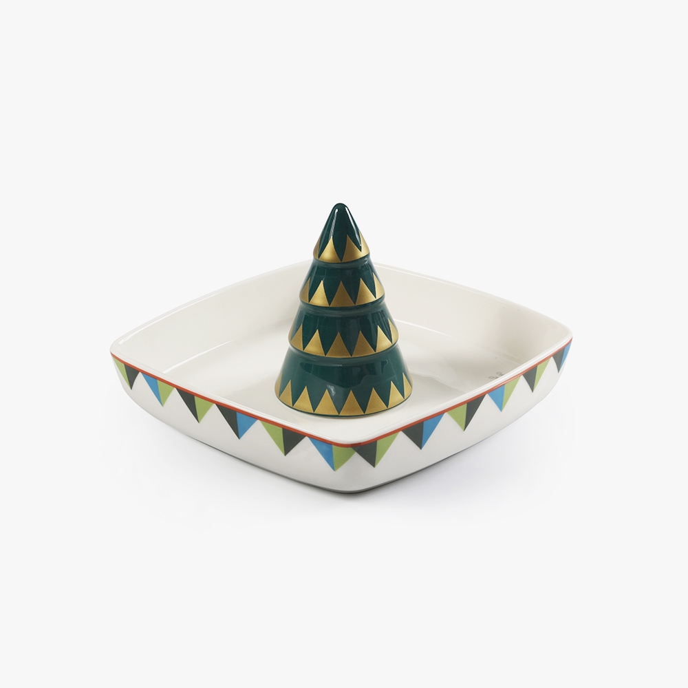 EPICEA Découvrez notre coupe en céramique aux accents festifs, spécialement conçue pour évoquer la magie de Noël. Remplie de truffes en chocolat exquises, cette coupe incarne l'esprit chaleureux des fêtes, offrant une expérience gourmande inégalée 2 EPICEA – Image 2